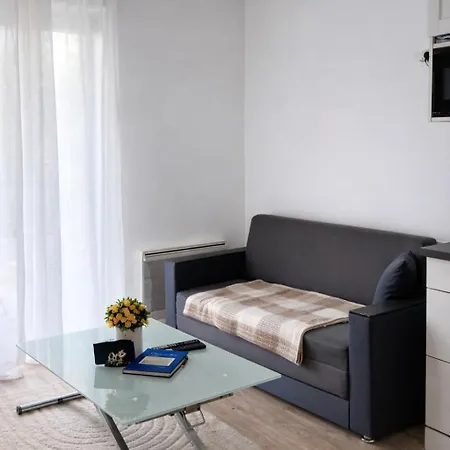 Apartment F2 Cosy Pres Aeroport Et Paris *
