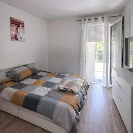 Apartment F2 Cosy Pres Aeroport Et Paris